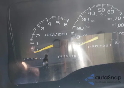 1998 Chevrolet C1500 Fleetside из США, поврежденный, VIN 2GCEC19R0W1140647